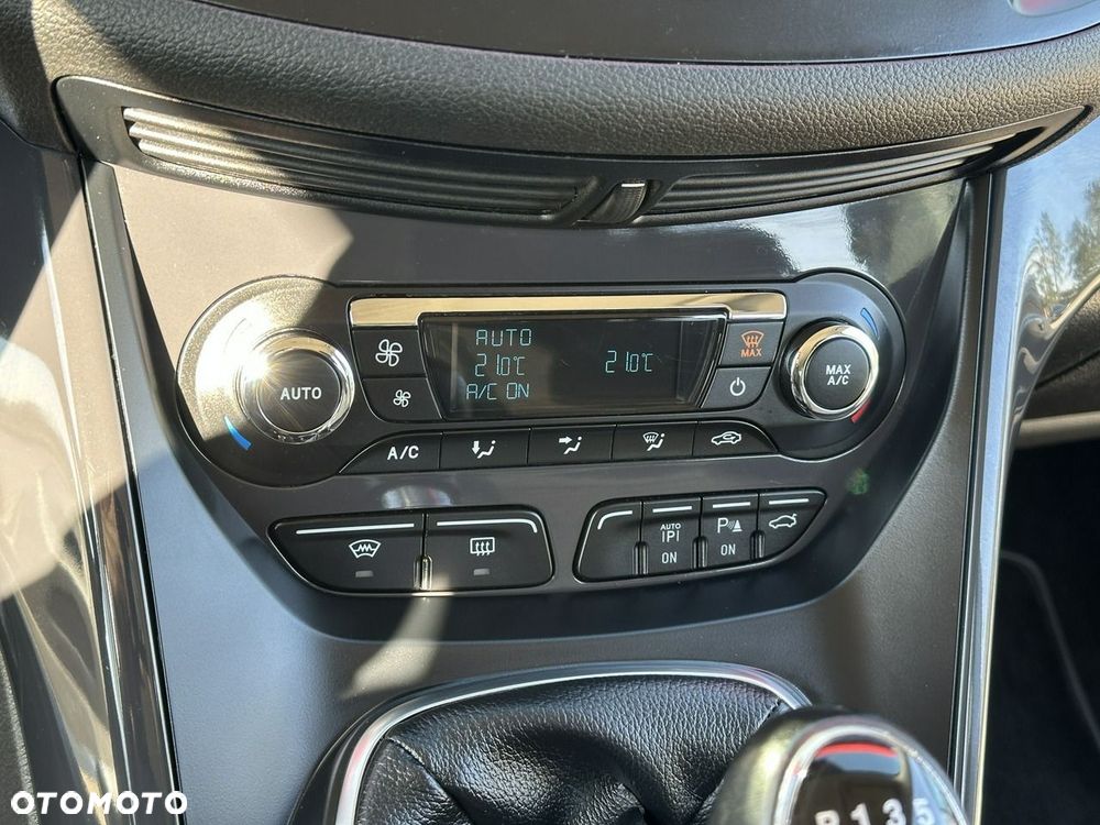 Ford Kuga 2.0 TDCi 2x4 Titanium - 24