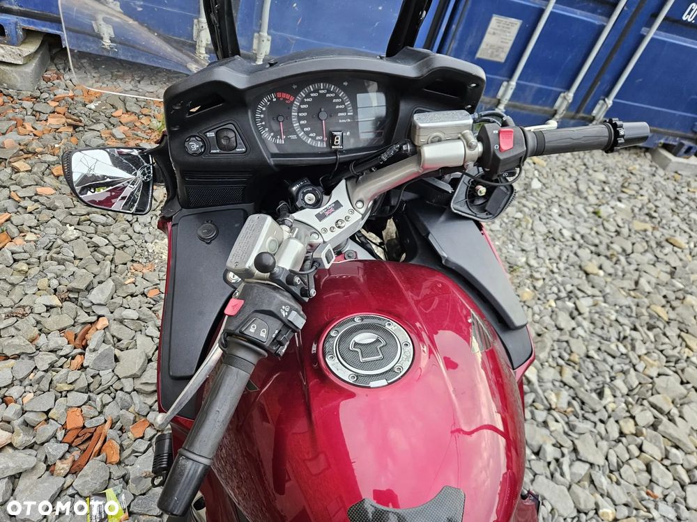 Honda ST - 6