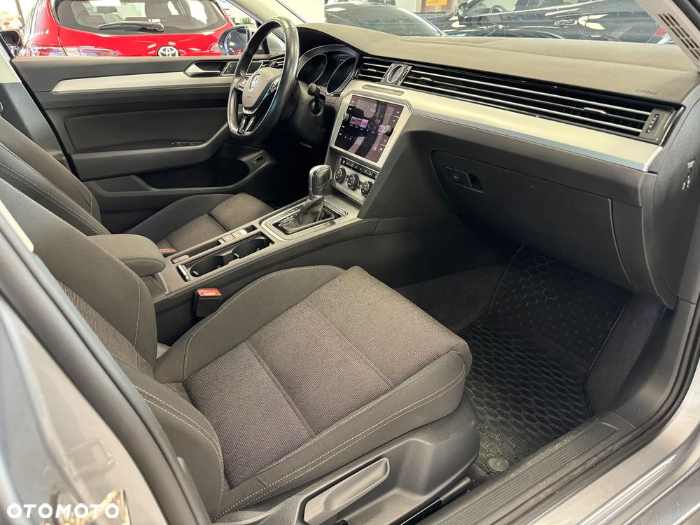 Volkswagen Passat - 6