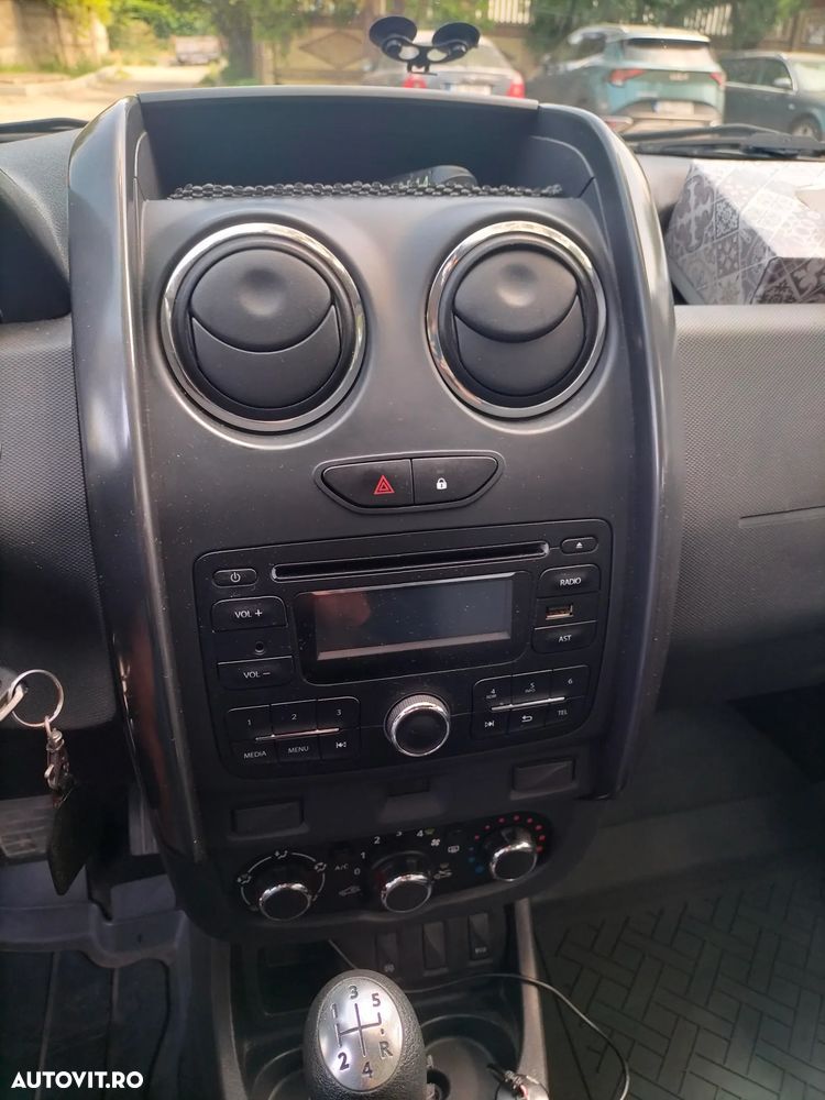 Dacia Duster 1.6 4x2 Laureate - 9