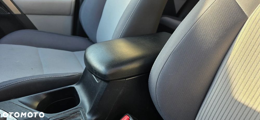 Toyota RAV4 - 12