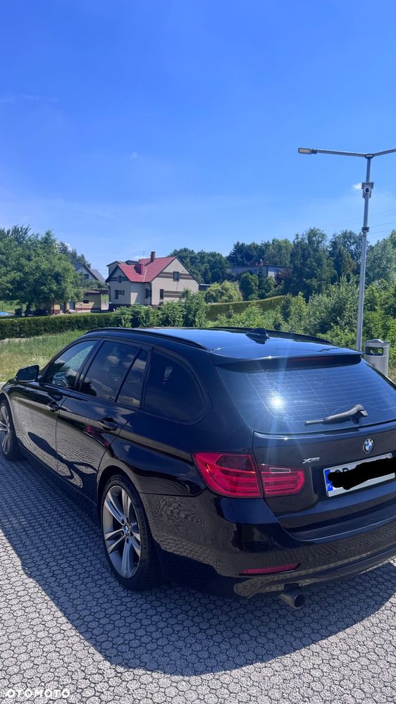 BMW Seria 3 320i xDrive - 4