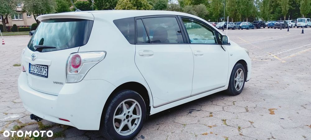 Toyota Verso 2.0 D-4D Sol - 4