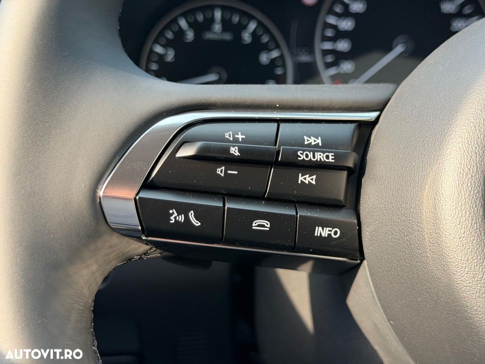 Mazda 3 e-Skyactiv X186 AT MHEV Exclusive-Line - 16