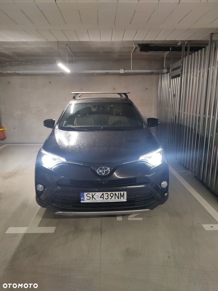 Toyota Rav4 2017 photo 2