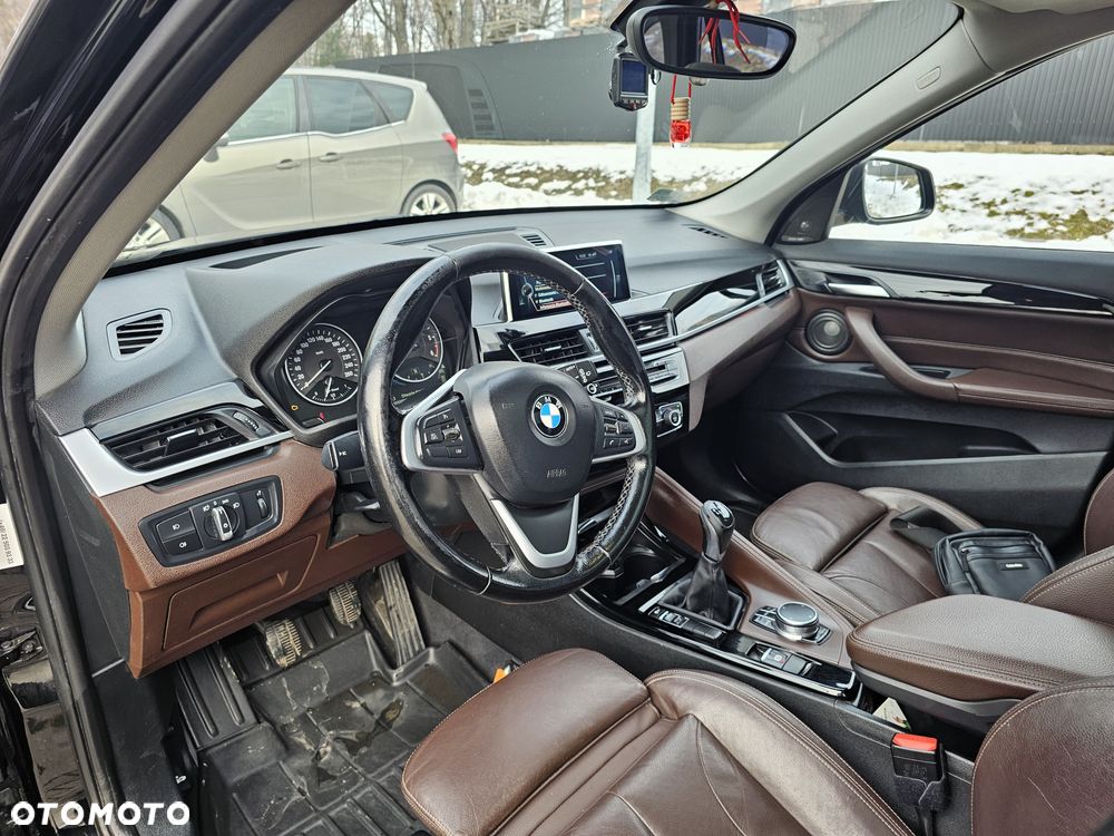 BMW X1 sDrive16d xLine - 16