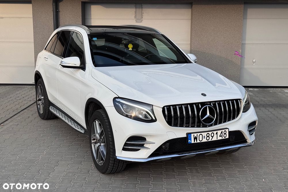 Mercedes-Benz GLC 300 4Matic 9G-TRONIC AMG Line - 2