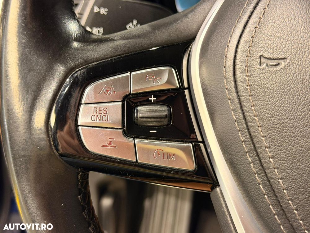 BMW Seria 5 530e Aut. Luxury Line - 26