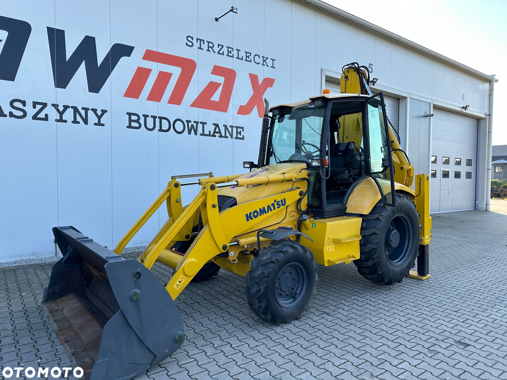 Komatsu WB93R - 1