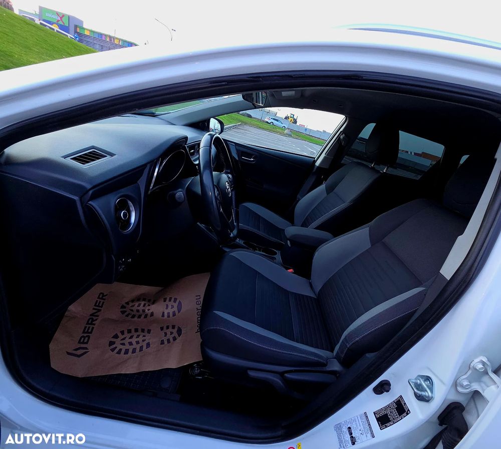 Toyota Auris 1.8 L VVT-i Hybrid Luna - 12