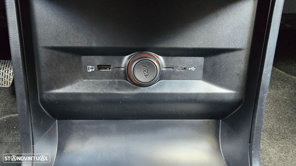 MG MG4 64 kWh Luxury - 38