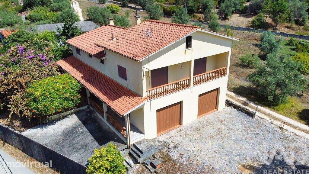 Casa / Villa T4 em Pombal de 344,00 m2 - Grande imagem: 2/29