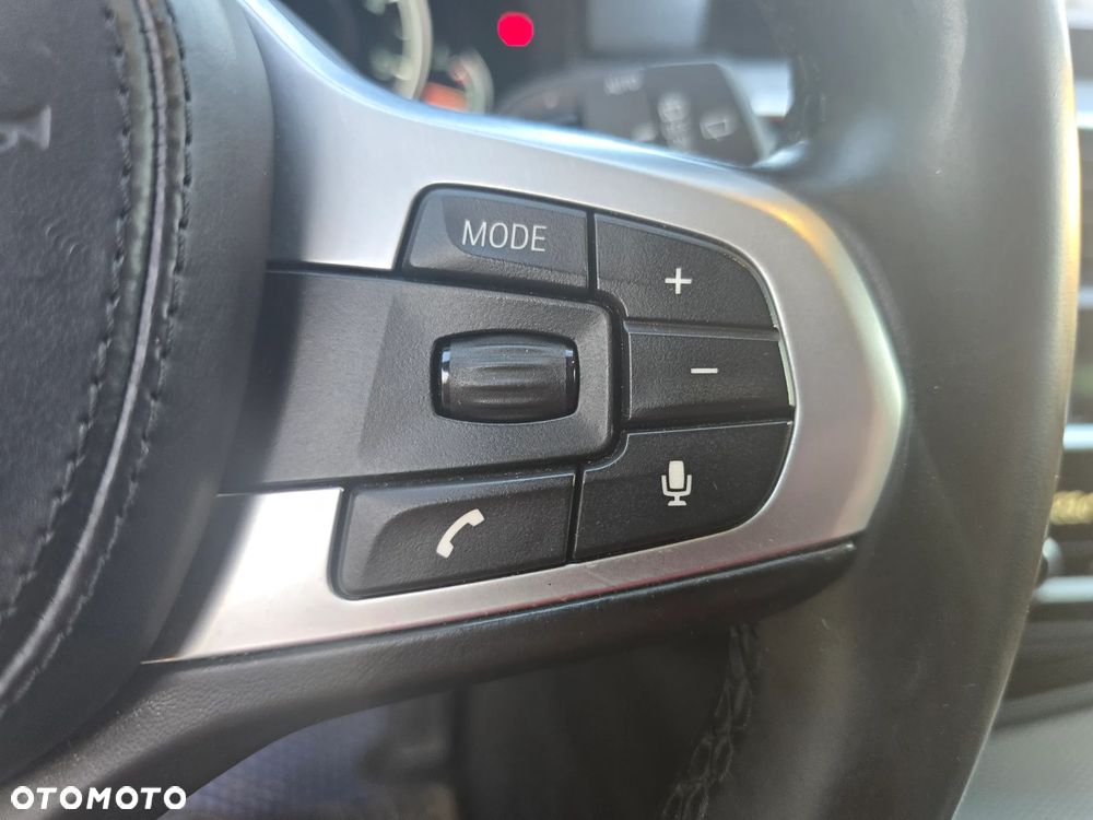 BMW Seria 5 520d M Sport - 33