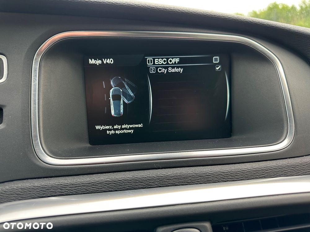 Volvo V40 D2 Momentum - 24