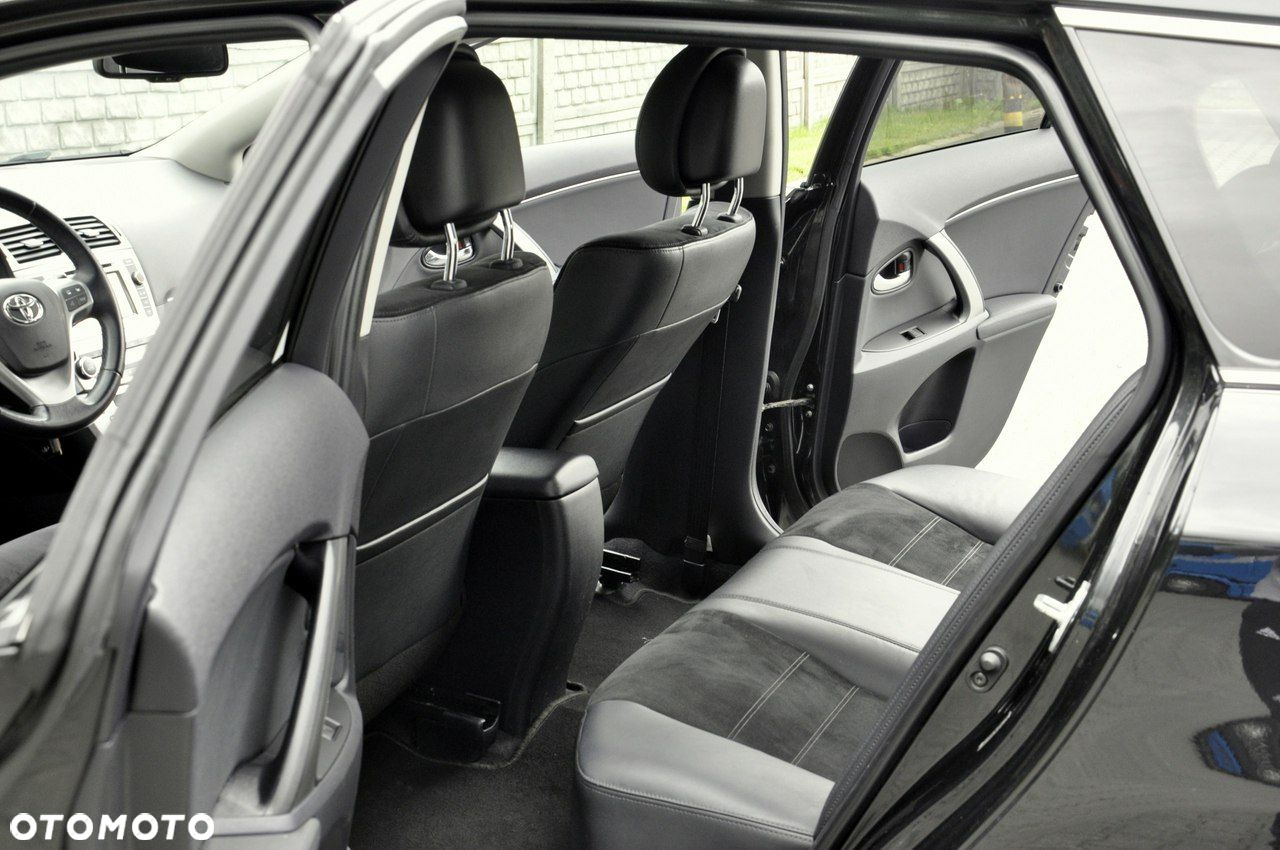 Toyota Avensis 1.8 Sol - 37