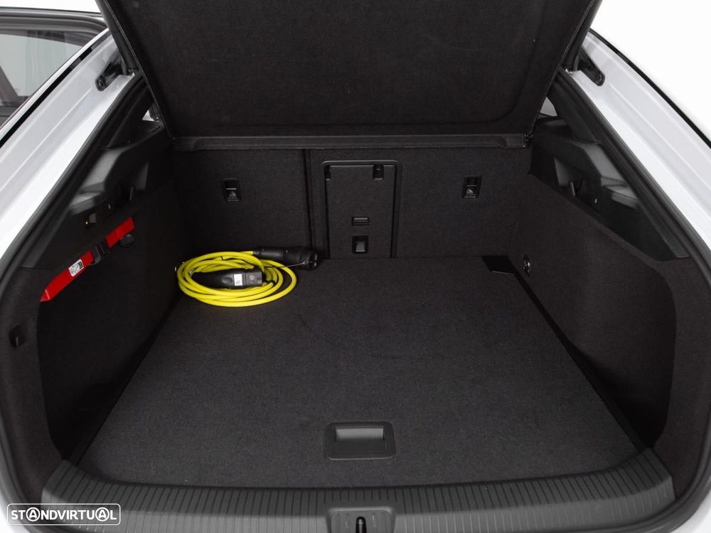 VW ID.7 Pro - 14