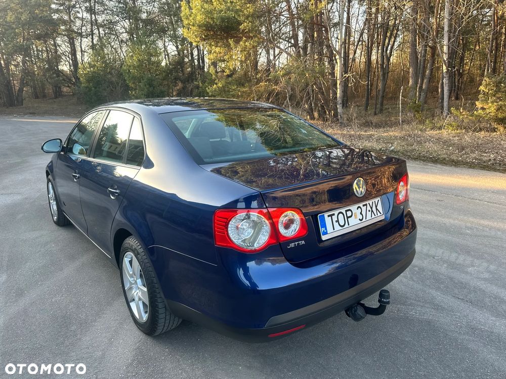 Volkswagen Jetta - 6