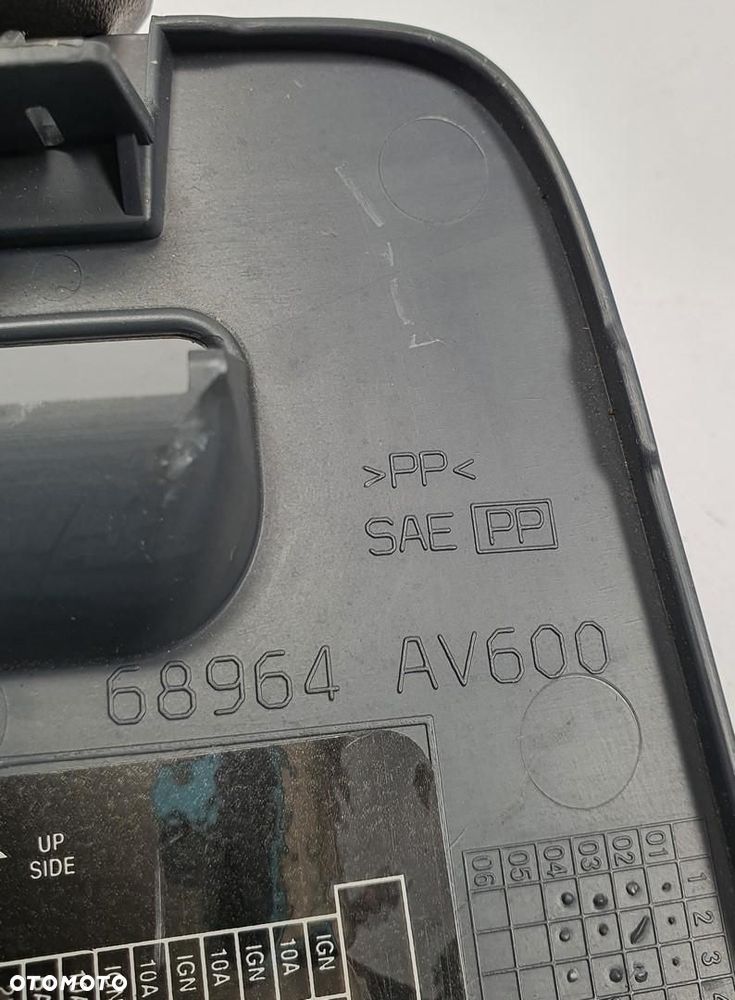 KLAPKA BEZPIECZNKÓW KONSOLI NISSAN PRIMERA P12 68964-AV600 - 3