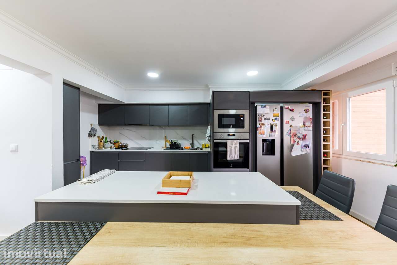 APARTAMENTO T4 C/ 100 M² | 2 WC`S | ELEVADOR | OLIVAIS - Grande imagem: 4/23