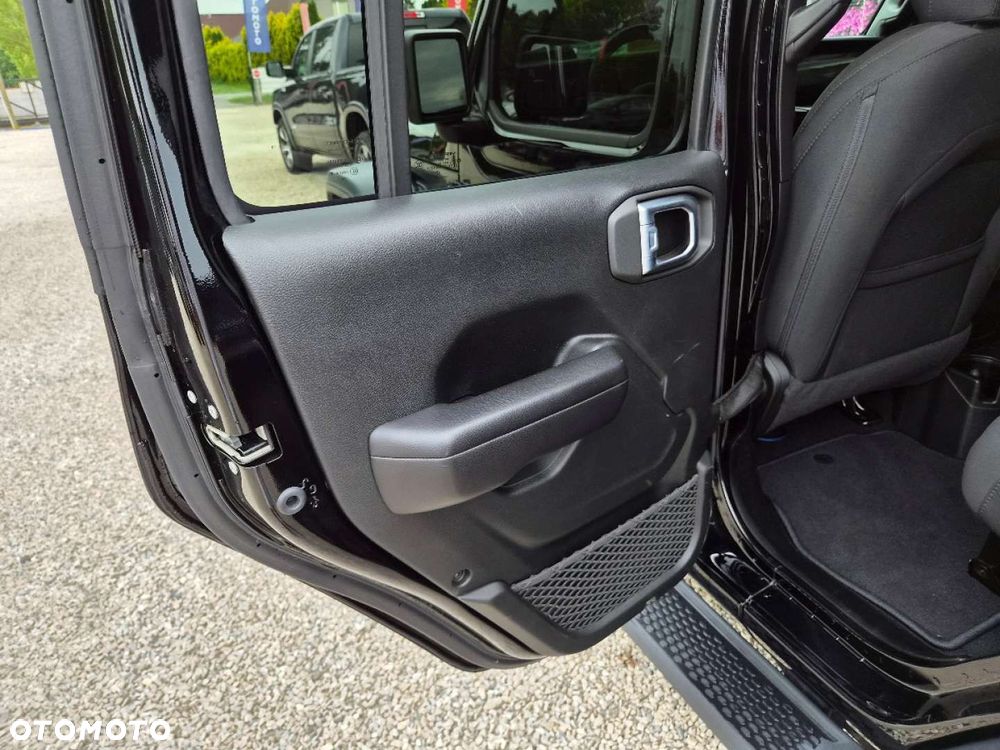 Jeep Wrangler - 18