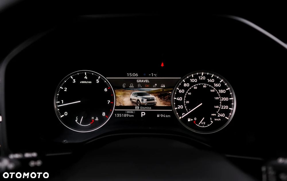 Mitsubishi Outlander - 25