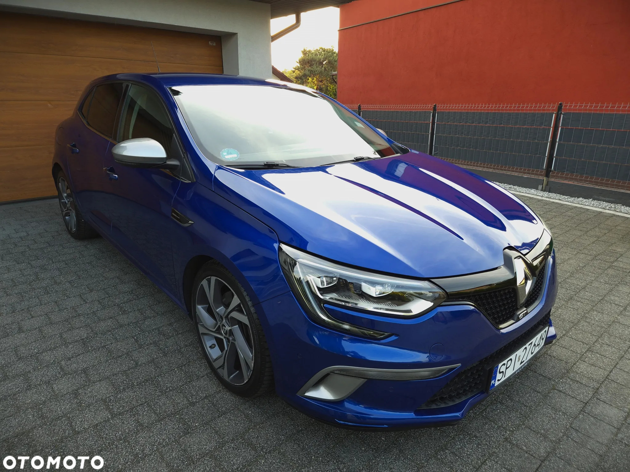 Renault Megane ENERGY TCe 205 EDC GT - 11