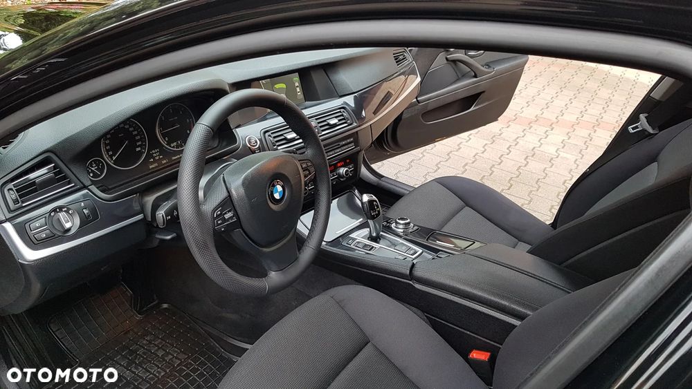 BMW Seria 5 520d Modern Line - 19