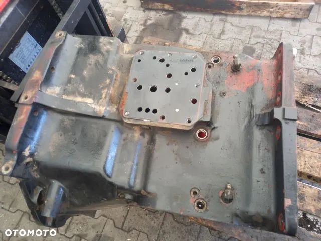 Obudowa tylnego mostu 220163A1 346539A1 Case MX100C - 12