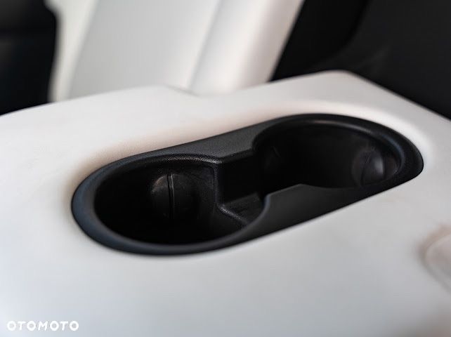 Tesla Y Model Long Range Dual Motor AWD - 25