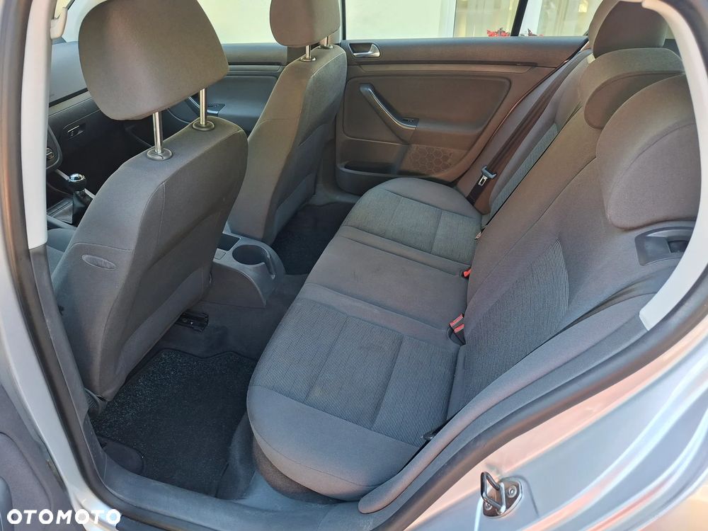 Volkswagen Golf - 11