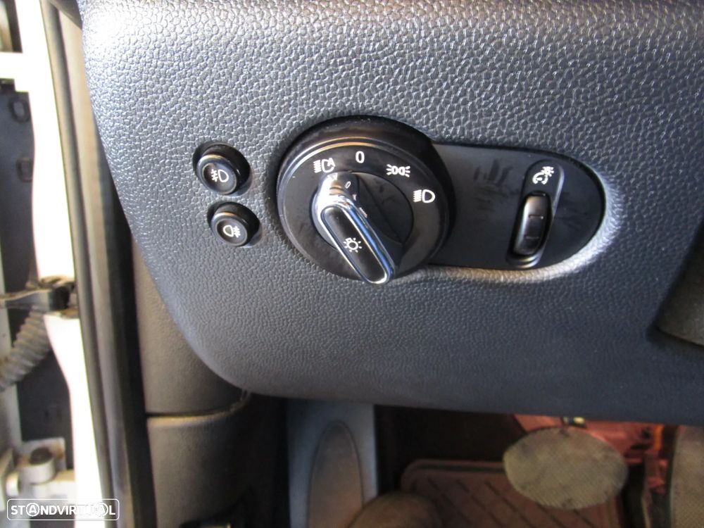 MINI 5 Portas Cooper SD Sport Aut. Seven - 19