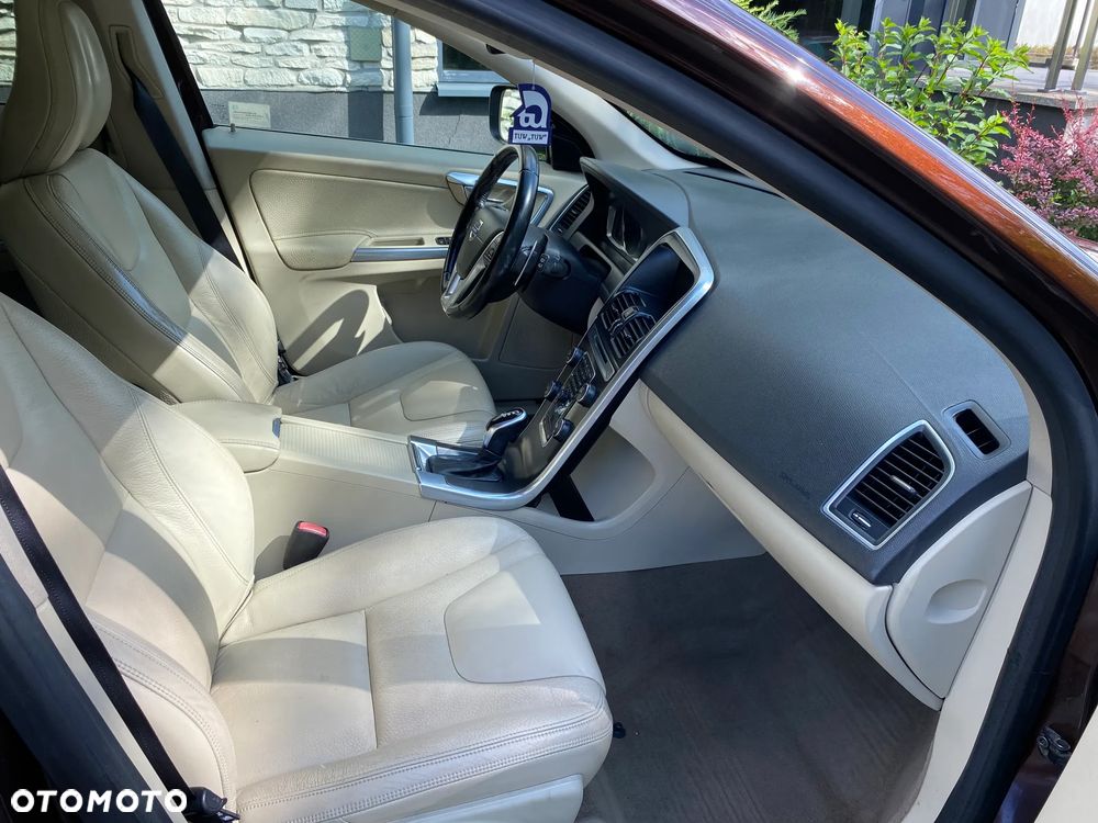 Volvo XC 60 T6 AWD Edition Pro - 18