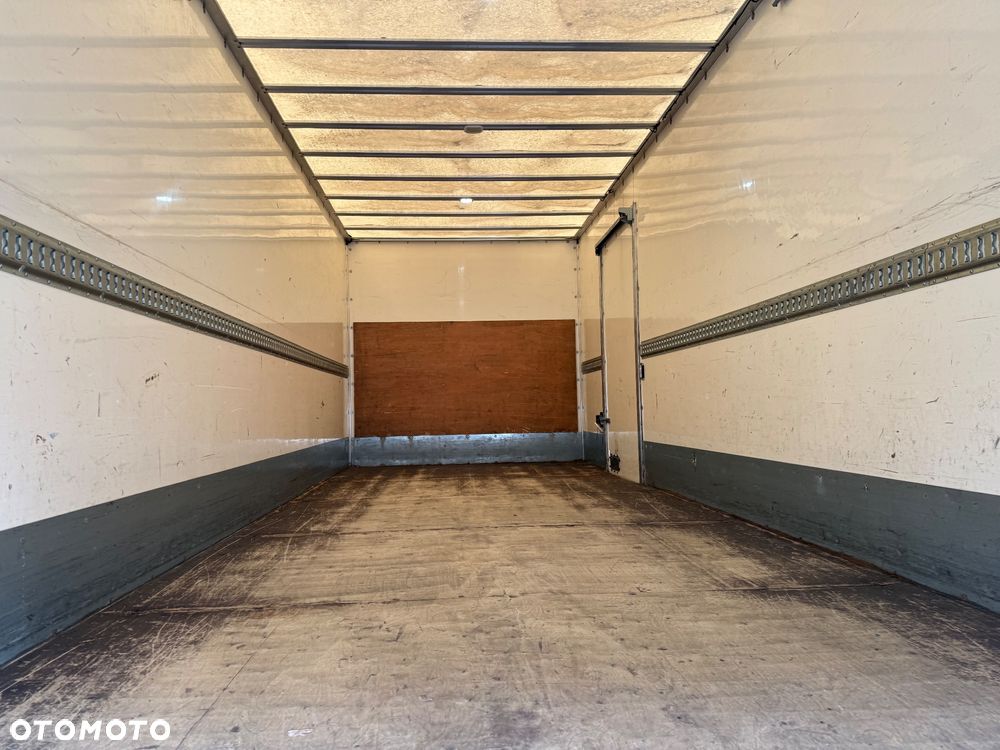 MAN TGL 12.220 / KONTENER + WINDA / 117 000 KM / ROLETA / TYŁ PODUSZKA / Z FRANCJI / STAN BDB / / / - 15