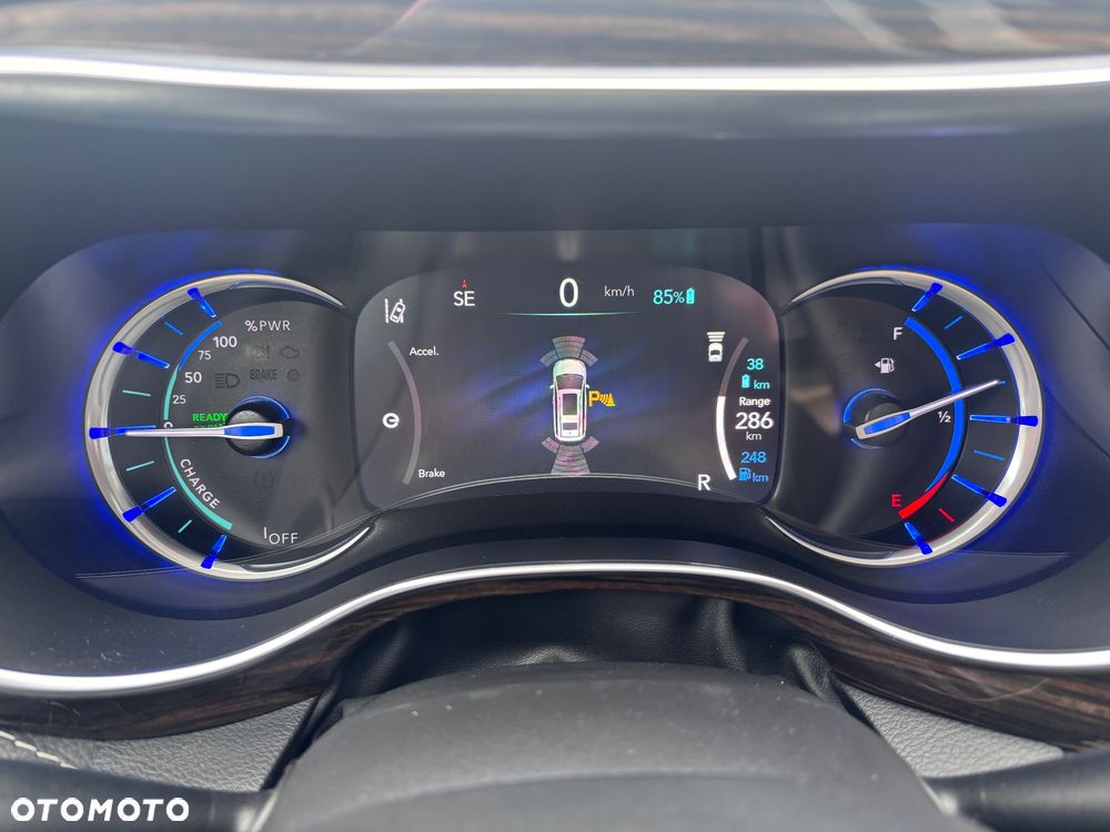 Chrysler Pacifica - 28