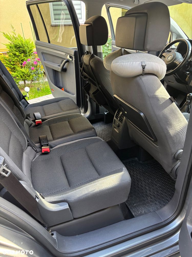Volkswagen Touran 2.0 TDI DPF BlueMotion Technology Comfortline - 15
