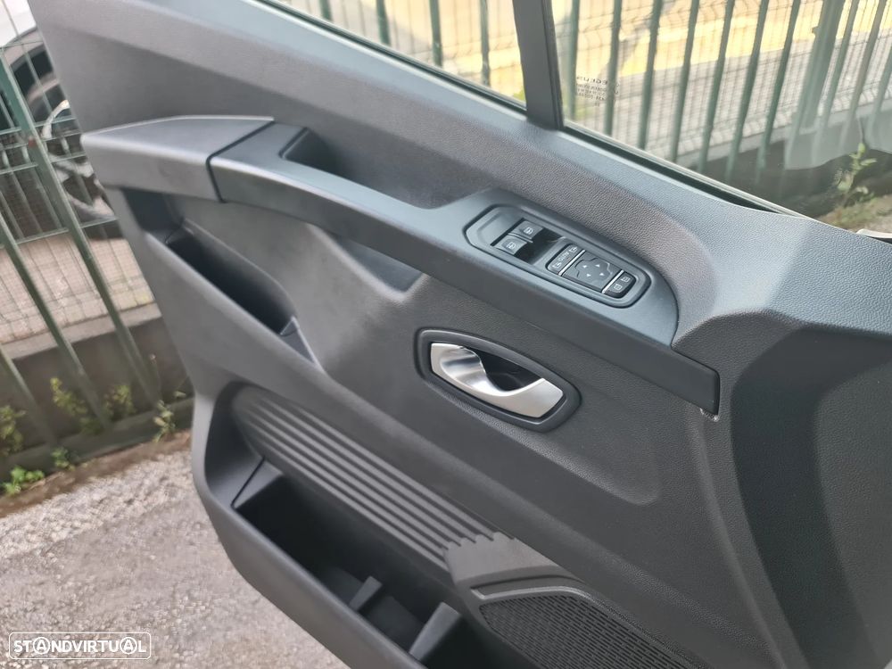 Renault Trafic 2.0 dCi 130cv GPS / CarPlay / Câmara /c/IVA dedutível - 38