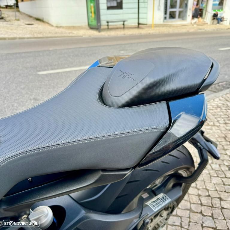 MV Agusta Brutale R - 10