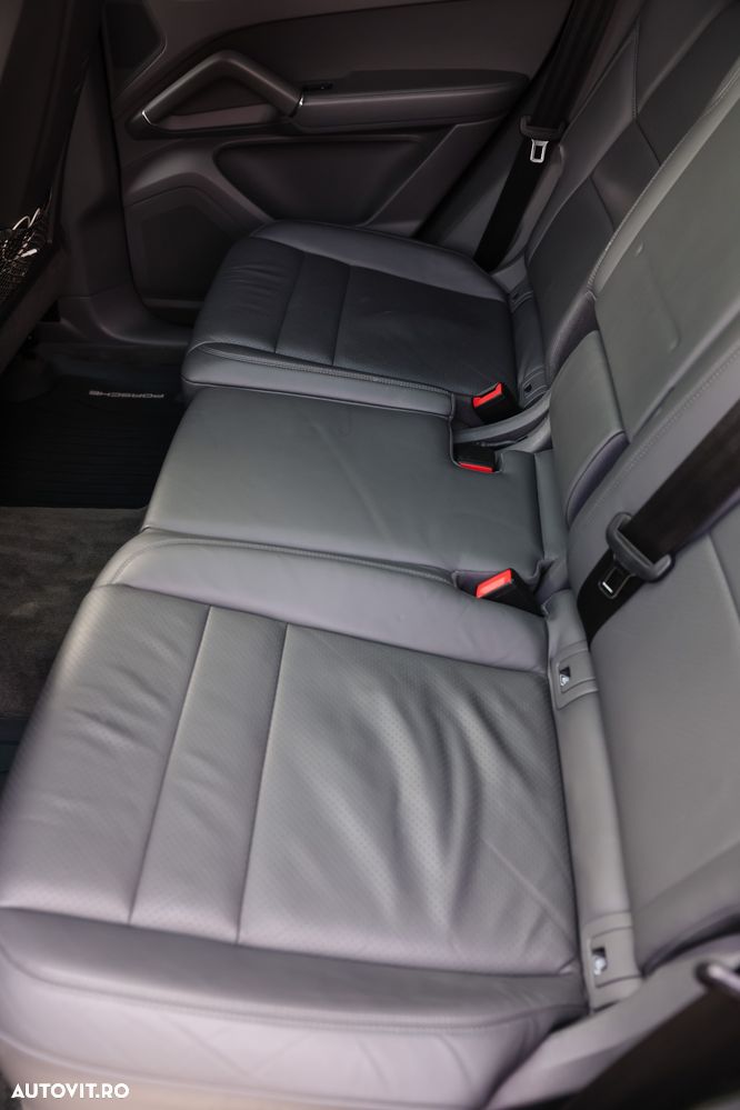 Porsche Cayenne - 14
