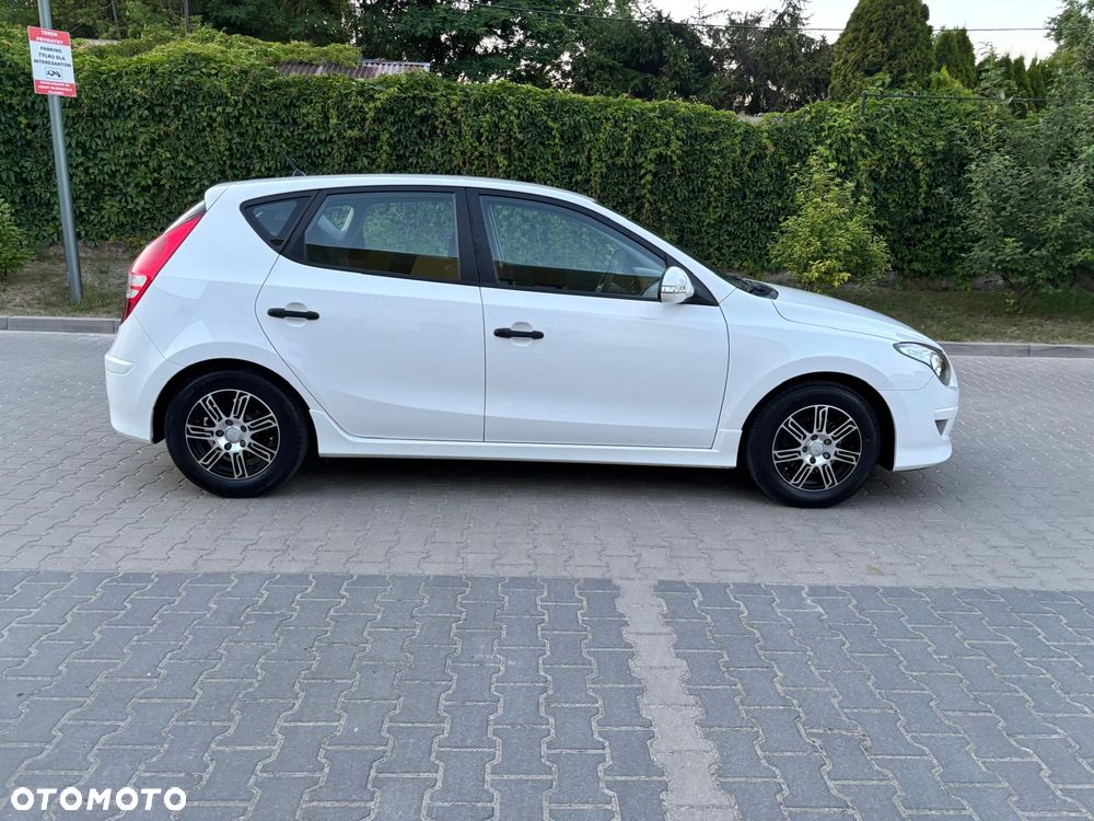 Hyundai i30 1.4 Comfort World Cup - 26