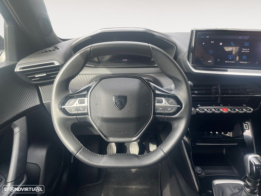 Peugeot 2008 1.2 PureTech Allure - 12