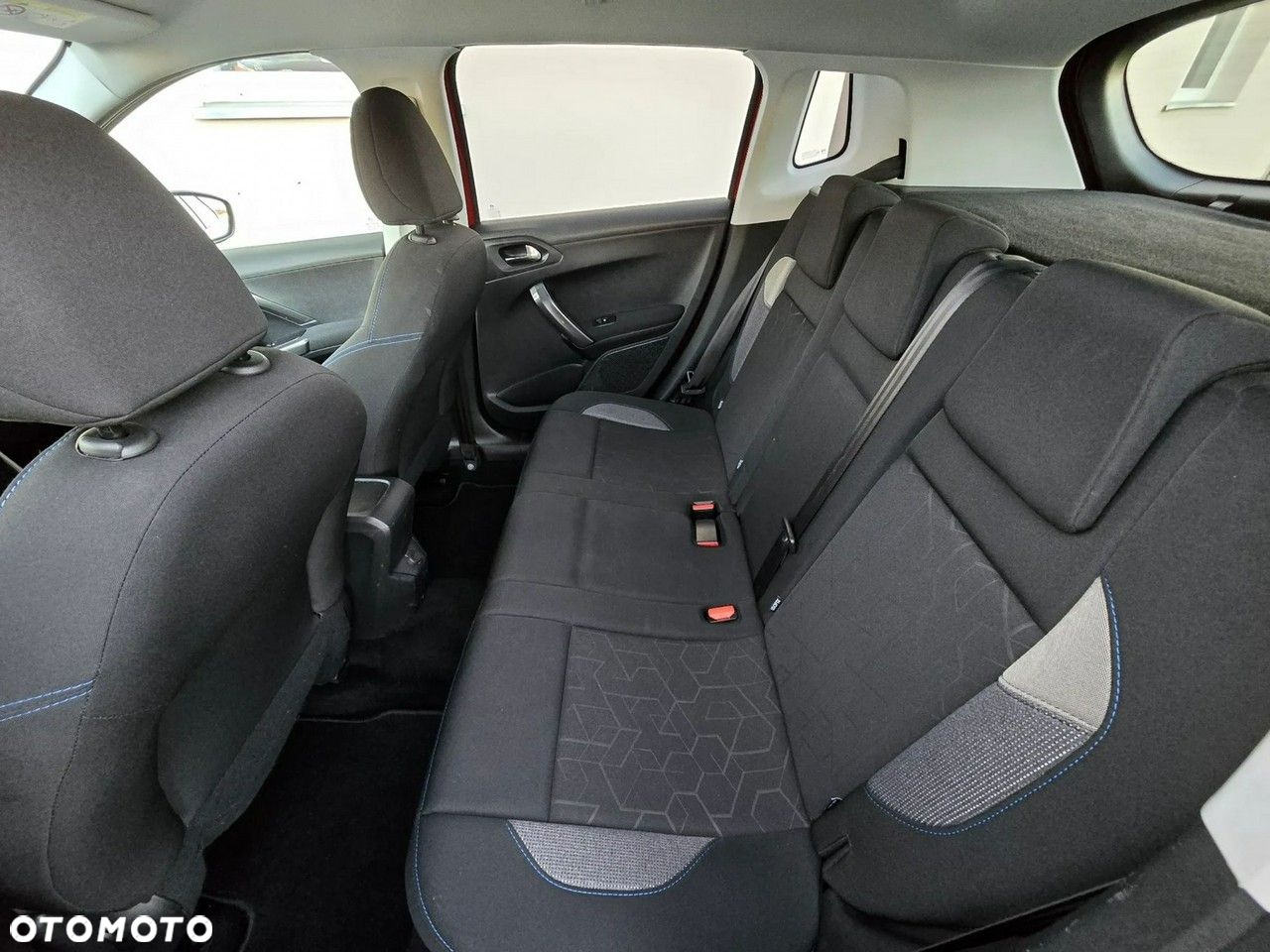 Peugeot 2008 1.2 Pure Tech Style - 15