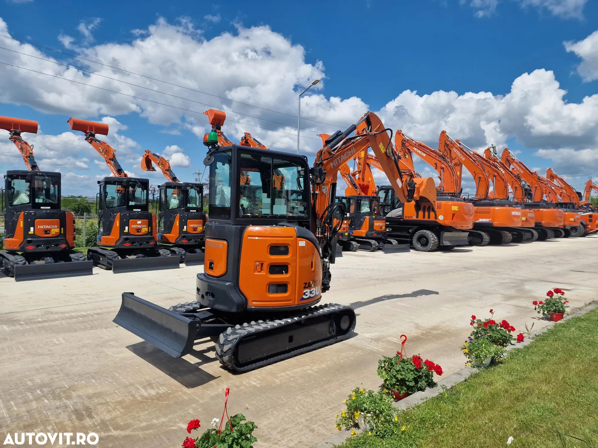 Hitachi ZX33, 3,7 tone, 2023/05, 1.163h, CUPLA RAPIDA+3 CUPE NOI, Senile 80% bune, Instalatia de picon pe brate, Sistem antifurt, Aer conditioinat, adanc sapare 4mc, ridica tevi de 2,5tone, STARE FOARTE BUNA< CA NOU, posibilitate leasing 4 ani-36900 EUR+Tva - 10