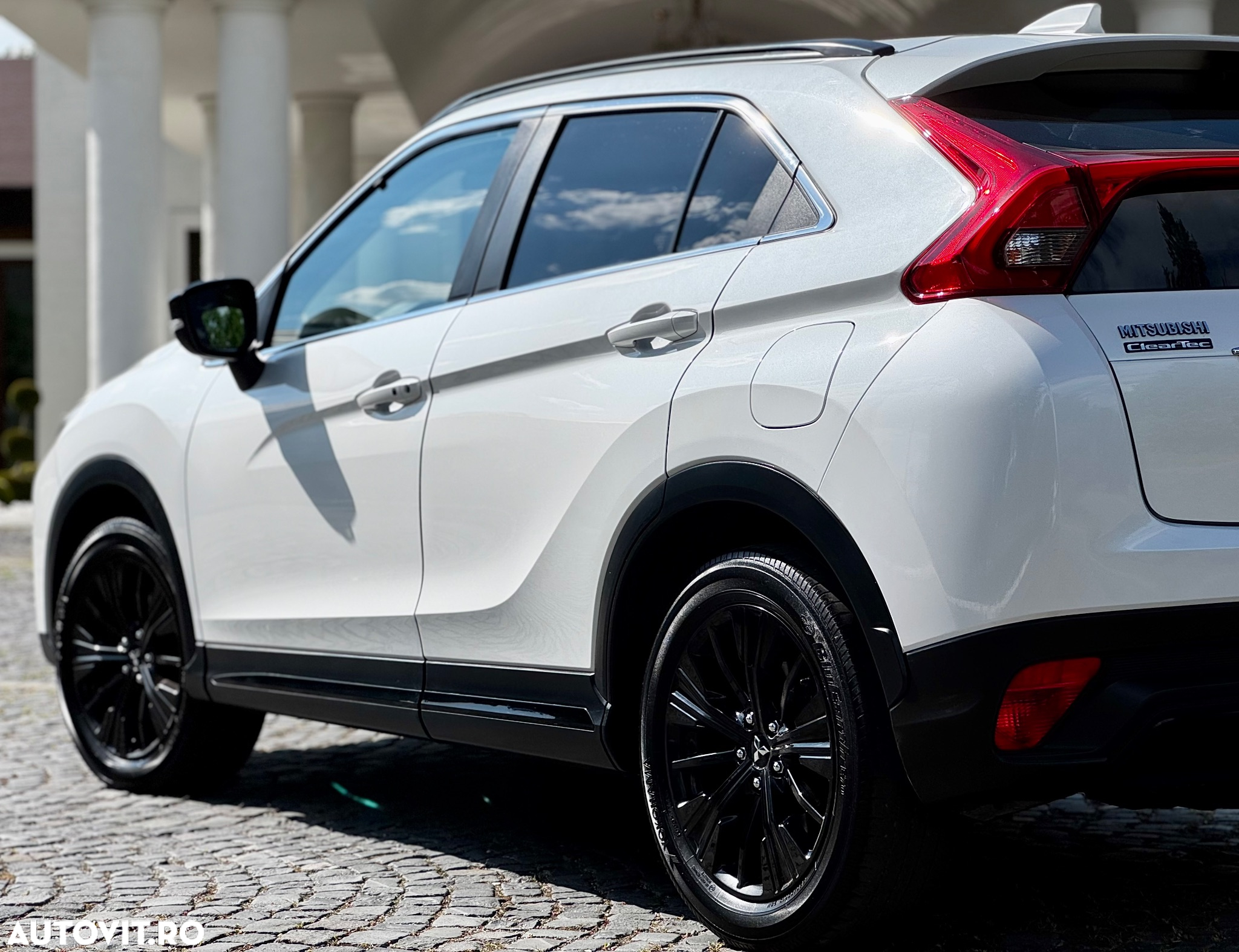Mitsubishi Eclipse-Cross - 9