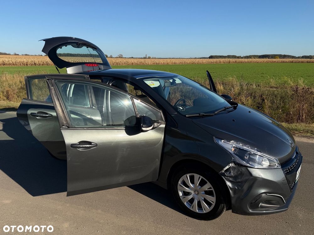 Peugeot 208 2018 photo 2