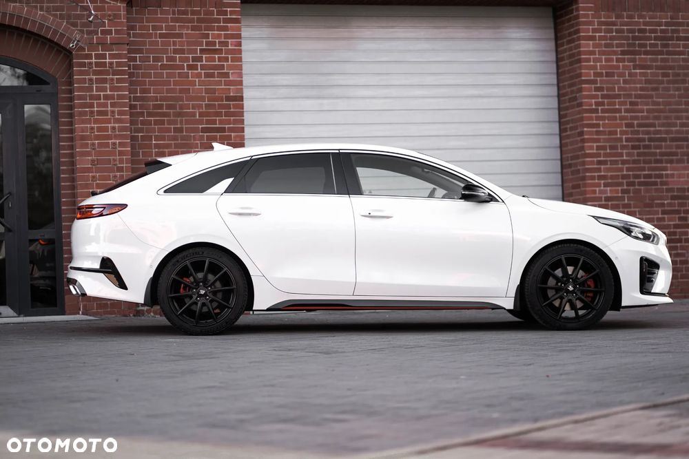 Kia ProCeed - 4