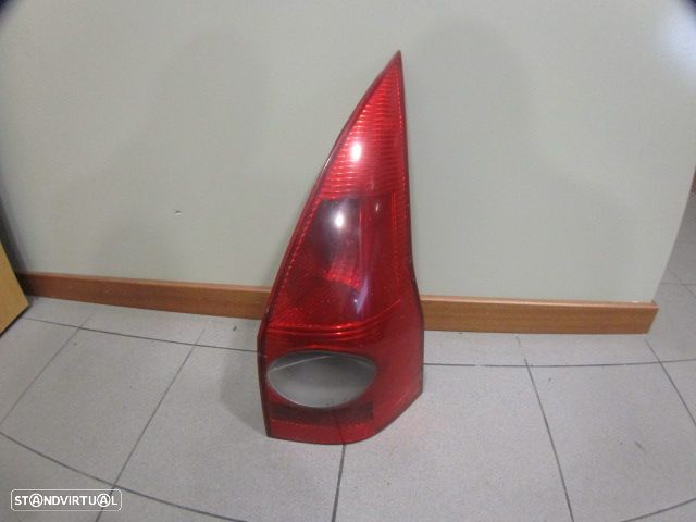 Farol Tras Stop3158 RENAULT MEGANE 2 2003 1.5DCI 80CV 5P CINZA DRT ORIGINAL Danificado - 1