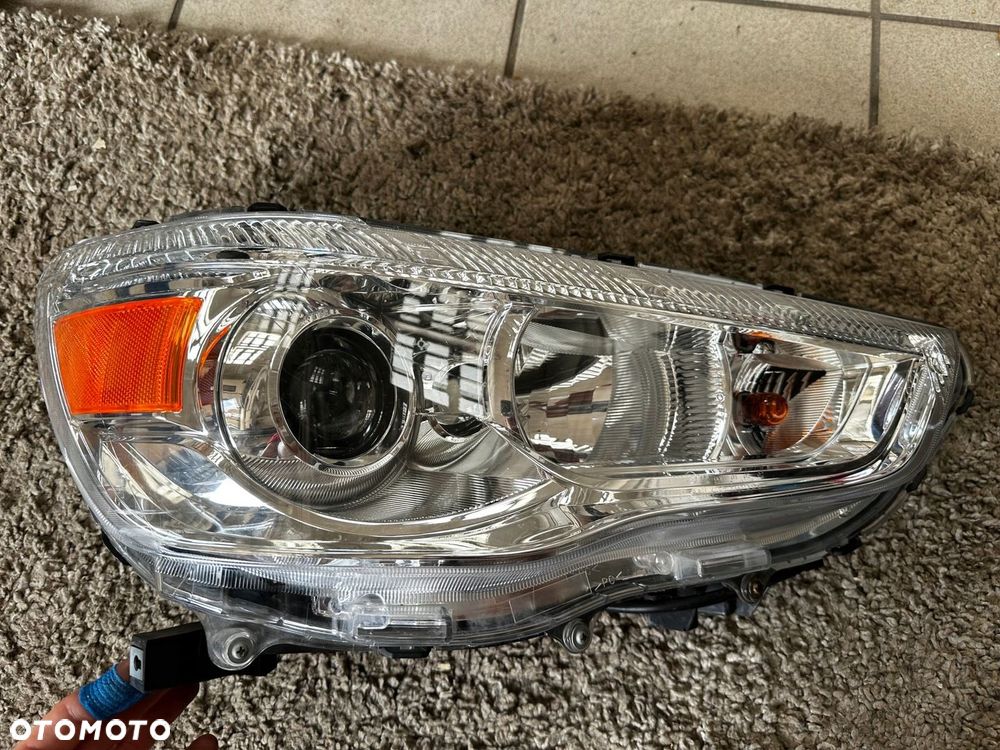 LAMPA PRZÓD PRAWA MITSUBISHI ASX LIFT SOCZEWKA - 1
