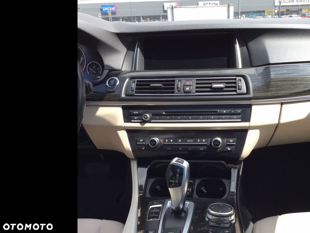 BMW Seria 5 520d xDrive Luxury Line - 9