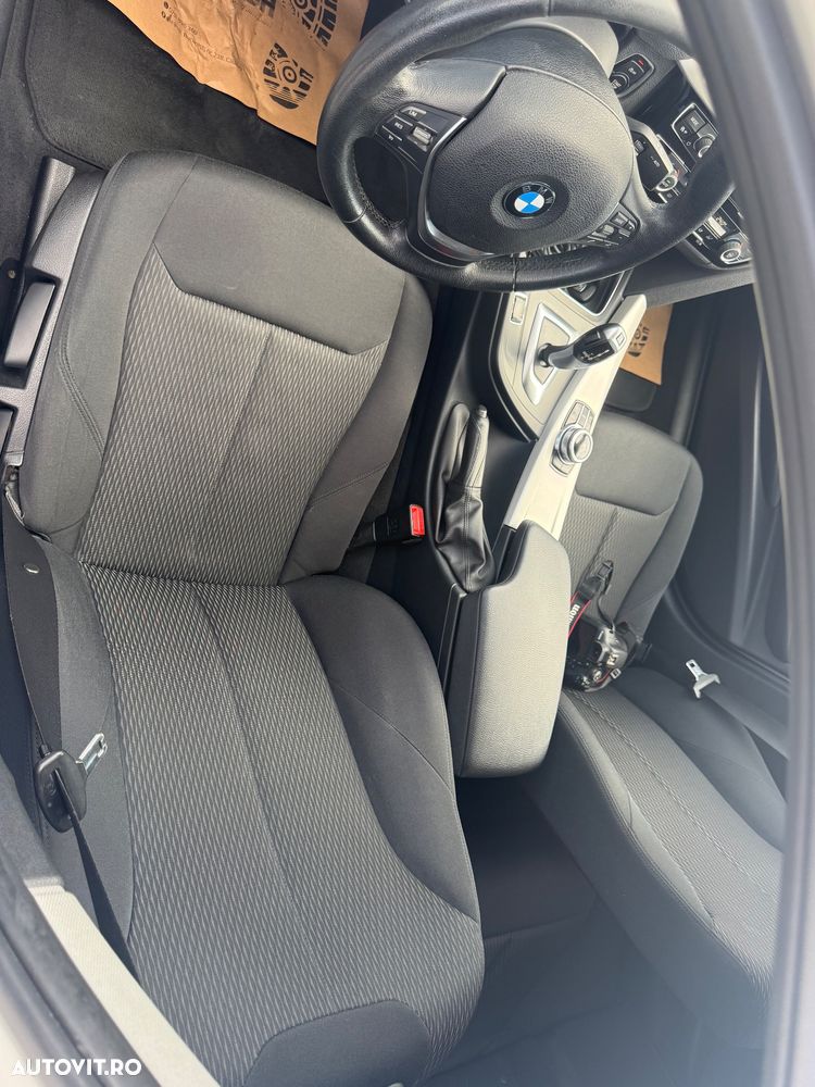 BMW Seria 3 320i Aut. Sport Line - 27