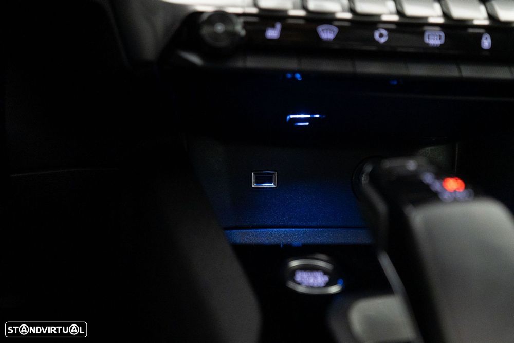 Peugeot 3008 1.6 Hybrid GT e-EAT8 - 30